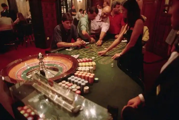 gold fish Live Bet Sportsbook တွင် ဘောလုံးပွဲ live ကြည့်ရှုနေသောမြင်ကွင်း
