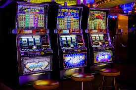 gold fish Sportsbook တွင် ဘောလုံးပွဲရလဒ်စစ်ဆေးနေသောမြင်ကွင်း